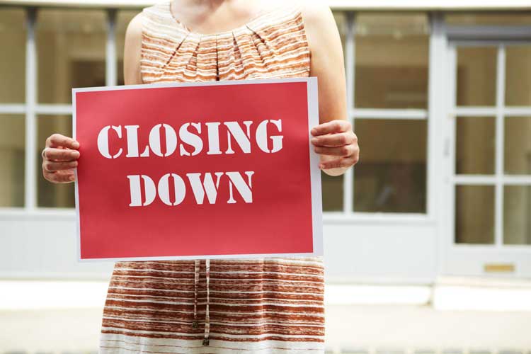 retailers-closing-down-and-community